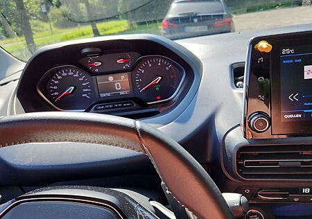 Peugeot Rifter PureTech 130 EAT8 Allure L2 5-Sitzer ...