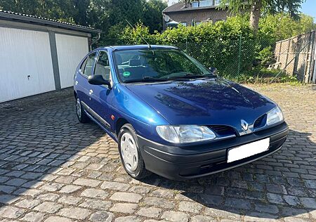 Renault Megane Eco 1.4 Eco TÜV