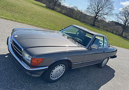 Mercedes-Benz SL 560 . Tüv. Neu