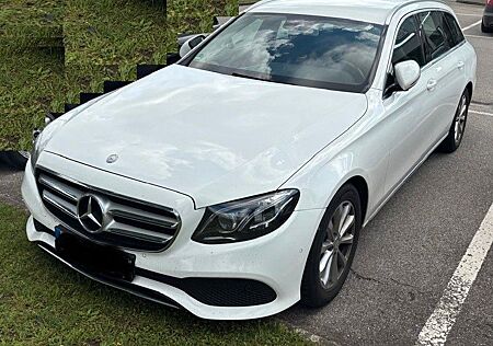 Mercedes-Benz E 220 E 220d T-Modell*LED*Navi*1.Hand*KeyFree*