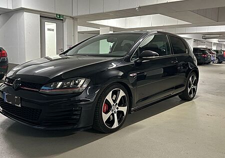 VW Golf Volkswagen GTI Performance CHECKHEFT UNFALLFREI