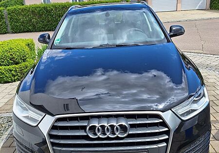 Audi Q3 2.0 TDI /AHK / Klima / Navi /Xenon