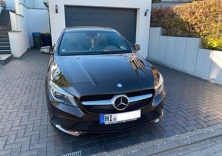 Mercedes-Benz CLA 220 CDI 4MATIC DCT Limusine