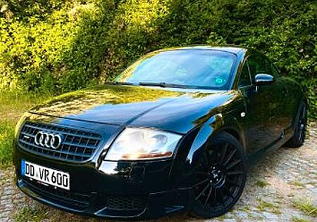 Audi TT Coupe 3.2 DSG quattro -