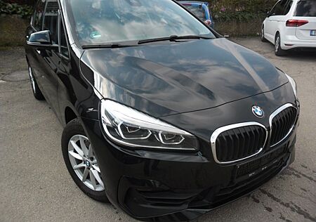 BMW 218d Active Tourer Navi LED Kamera 1.Hd.