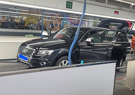 Audi Q5 2.0 TFSI S tronic quattro -