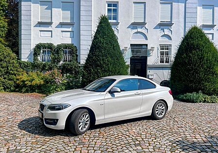 BMW 220d Coupé Sport Line, Metallic Weiß, abne. AHK