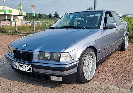 BMW 316i E36 Limousine im Top Zustand