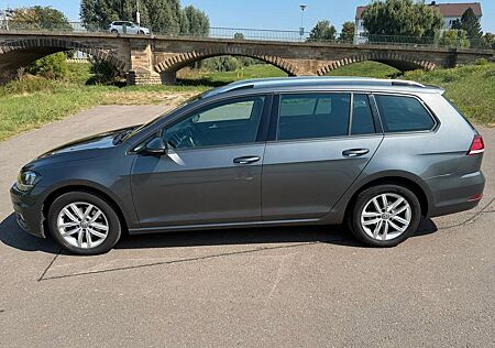 VW Golf Volkswagen 1.6 TDI DSG Variant
