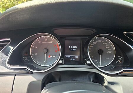 Audi S5 4.2 FSI quattro - V8