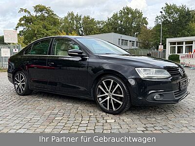 Volkswagen Jetta VI 2.0 TDI Match Sport  Leder Navi PDC