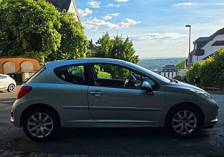 Peugeot 207 Platinium 150 THP ( neuer TÜV)