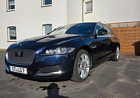 Jaguar XF 25t AWD 250PS Portfolio Automatik Portfolio