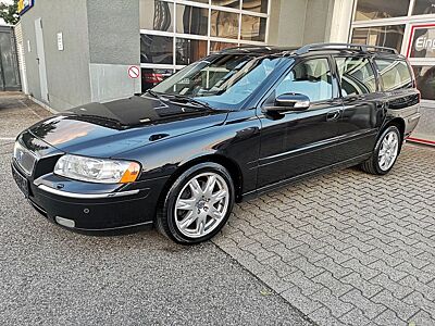 Volvo V70 D5 AWD Summum Automatik Vollleder AHK ALU