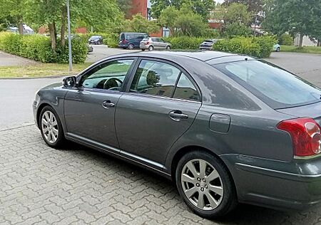 Toyota Avensis Executive 2,0-l-VVT-i Executive