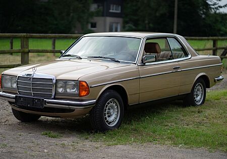 Mercedes-Benz CE 230