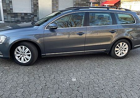 VW Passat Variant Volkswagen 2.0 BlueTDI SCR DSG Business ...