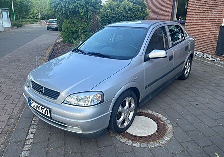 Opel Astra 1.6 -