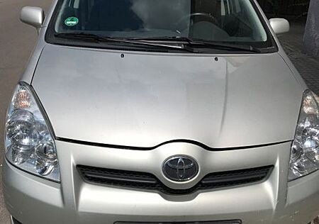 Toyota Corolla Verso 2.2-l-D-4D -