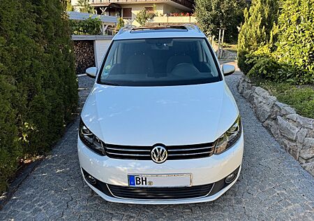 VW Touran Volkswagen 2.0 TDI 130kW 177PS DSG Highline