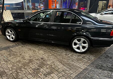 BMW 525d A -