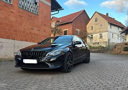 Mercedes-Benz E 250 Coupé BlueTEC -