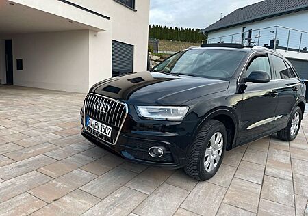 Audi Q3 2.0 TDI 103kW S Line/ Pano S tronic quattro -