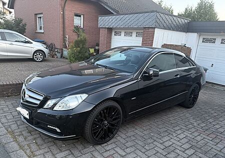 Mercedes-Benz E 350 Coupé CDI BlueEFFICIENCY ELEGANC...