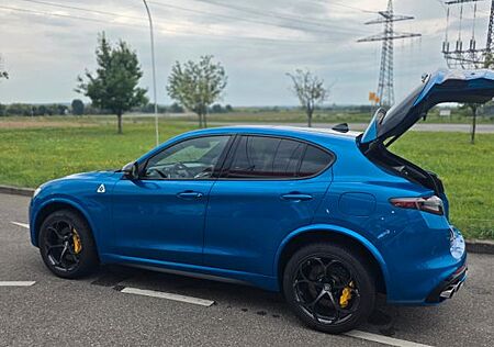 Alfa Romeo Stelvio Quadrifoglio Blu Misano Garantie Carbon