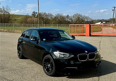 BMW 116i Sport Line-1.Hand-Scheckheft-Garagen-8fach
