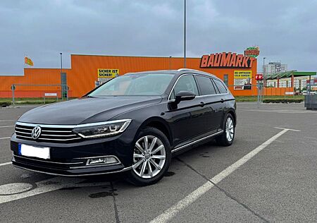 VW Passat Variant Volkswagen Passat Highline | Sonderausstattung / PANO / ACC