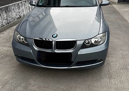 BMW 320i touring Edition Exclusive Edition Exclusive