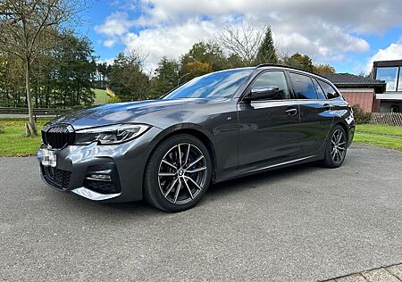 BMW 330d xDrive Touring M Sport Auto AHK/PANO/HEAD