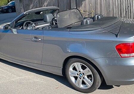 BMW 120i Cabrio -
