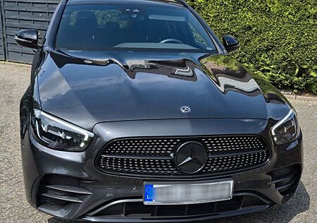 Mercedes-Benz E 200 S213 4 MATIC T Modell Autom. - Amg Line