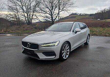 Volvo V60 Kombi Momentum Pro