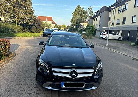 Mercedes-Benz GLA 220 CDI 4MATIC DCT -