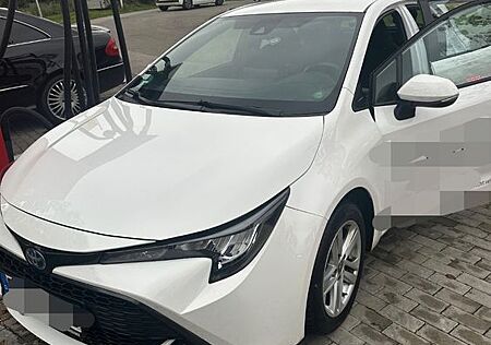 Toyota Corolla 1,8 Hybrid, Mit Mietwagen-Paket