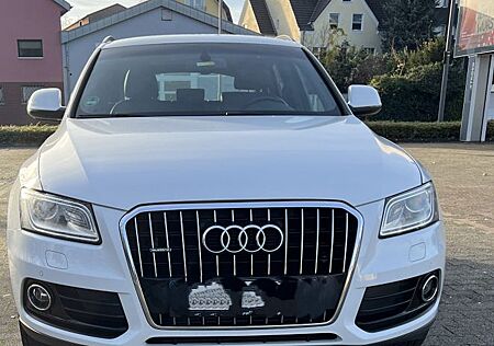 Audi Q5 2.0 TDI S tronic quattro -