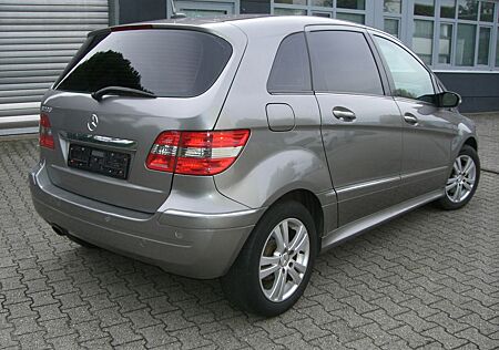 Mercedes-Benz B 200 1 2 3 4 5 6 7 8 9