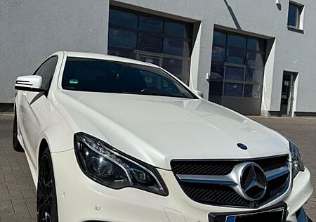 Mercedes-Benz E 250 Coupé CDI -AMG LINE VOLLAUSTATTUNG