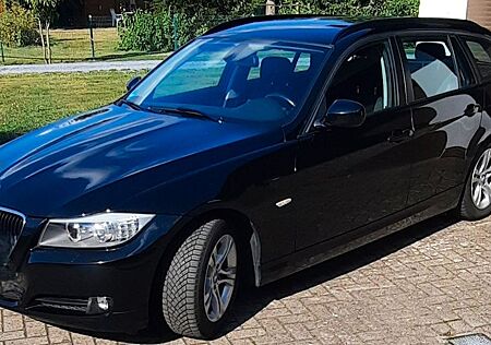 BMW 318i Touring -