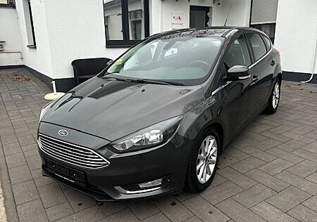 Ford Focus Lim. Titanium Navi-Groß Autom. Kamera Eur6