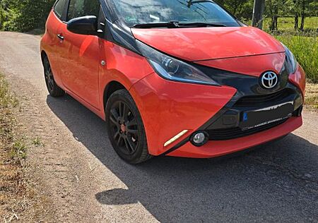 Toyota Aygo (X) Aygo (X) 1,0-l-VVT-i x-cite