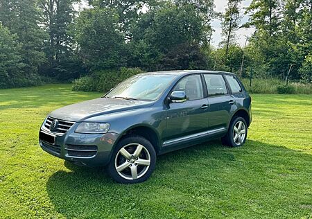 VW Touareg Volkswagen 3.0 V6 TDI Tiptronic Standard