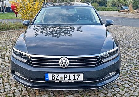 VW Passat Variant Volkswagen 2.0 TDI DSG Comfortline Varia...