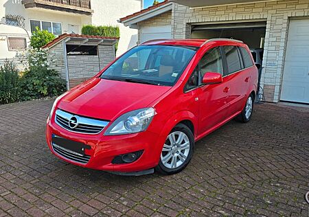 Opel Zafira 2.2 Rot 8-fach bereift