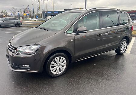VW Sharan Volkswagen 2,0 TDI DSG*AHK*AUT*7-SITZE*NAVI