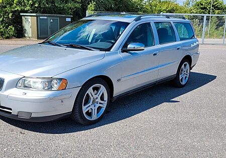 Volvo V70 Kombi D5 Kinetic AHK Leder Automatik