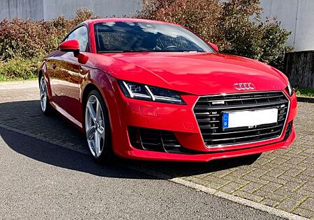 Audi TT Coupe 2.0 TFSI S tronic quattro -